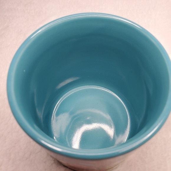 Disney Lady and the Tramp blue coffee mug zoo with tiny chip (see photo)… - Picture 4 of 6